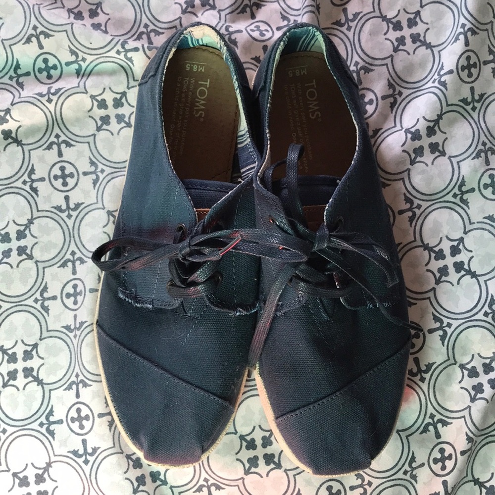 Toms sneakers
